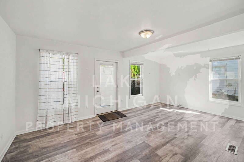 Grand Rapids House: 342 Page St NE