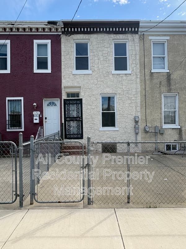 Camden House: 118 Vine Street
