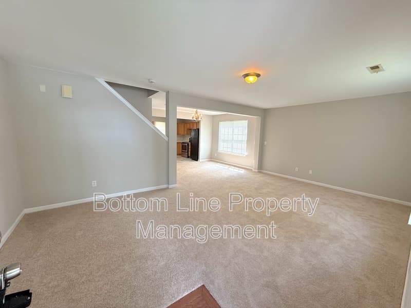 Charlotte House: 1320 Ben Livingston Rd