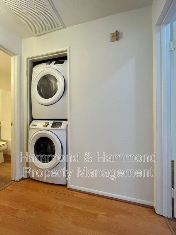 Reseda Condo: 19350 Sherman Way