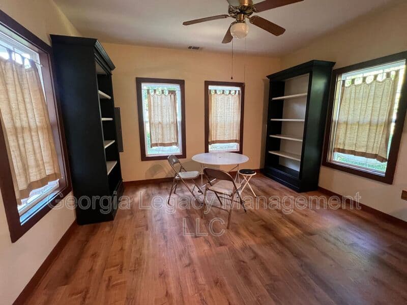 Jefferson House: 724 Brockton Road