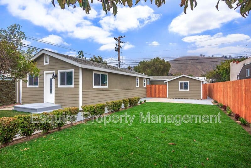 VENTURA Condo: 1218 N. OLIVE ST