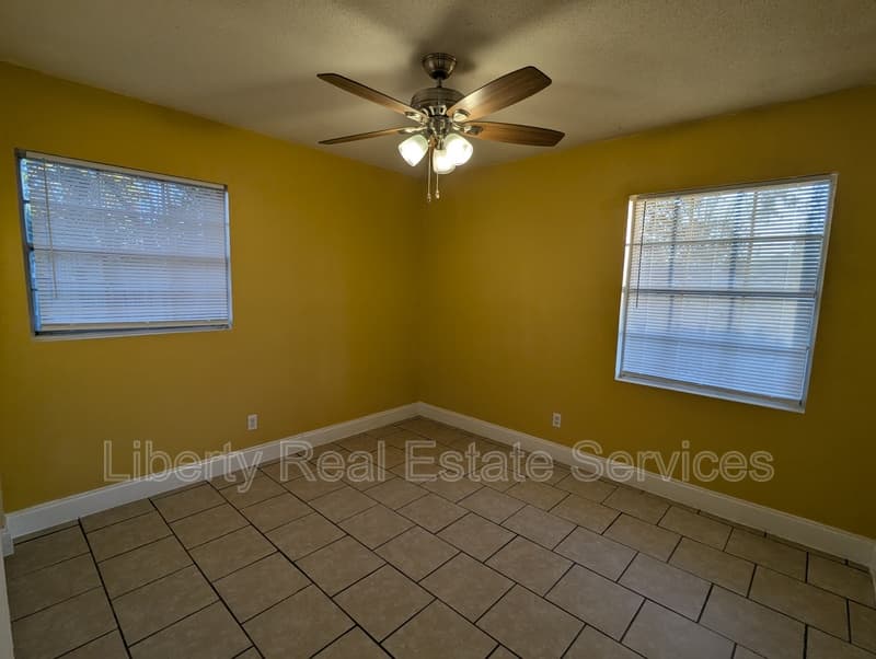 Hinesville House: 599 Olive St