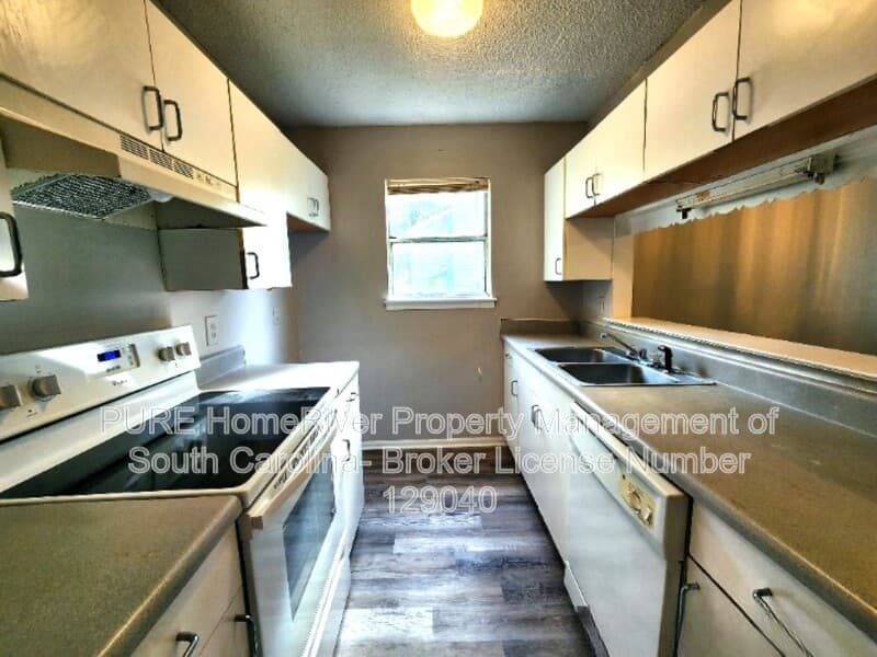 Columbia Condo: 108 Springwoods Lake Pt