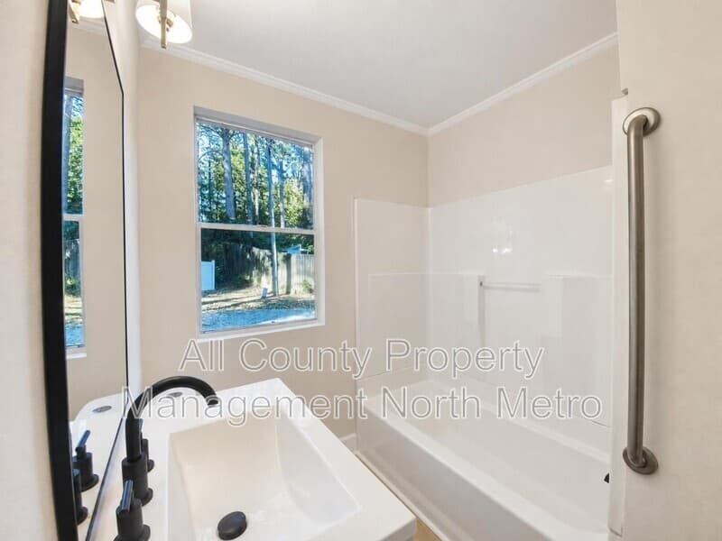 Atlanta House: 5602 Roberts Drive