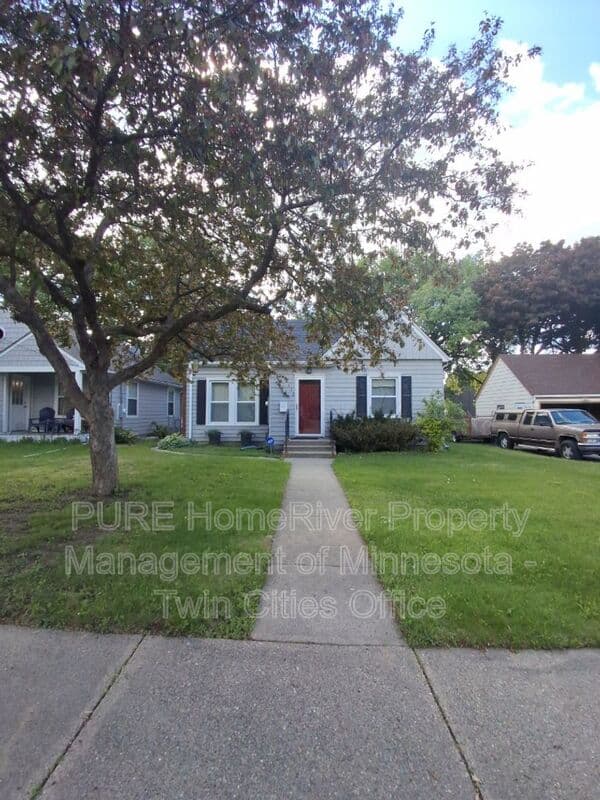 Saint Louis Park House: 2632 Toledo Avenue S