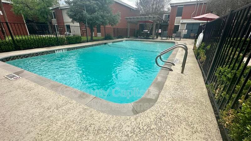 Austin Condo: 5426 Menchaca Road