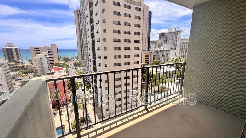 Honolulu Condo: 2440 Kuhio Ave. #1410