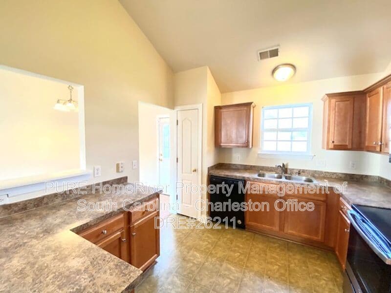 Ladson House: 229 Equinox Cir