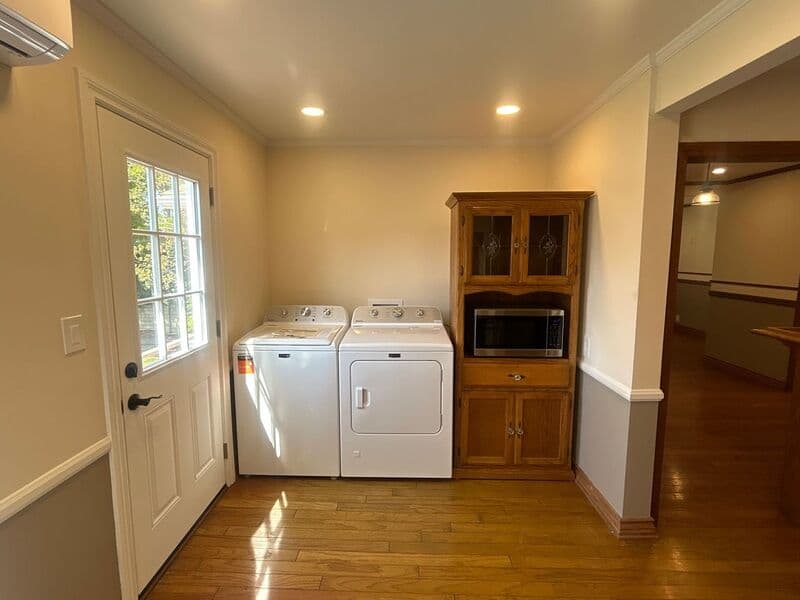 Montrose House: 2434 Florencita Drive