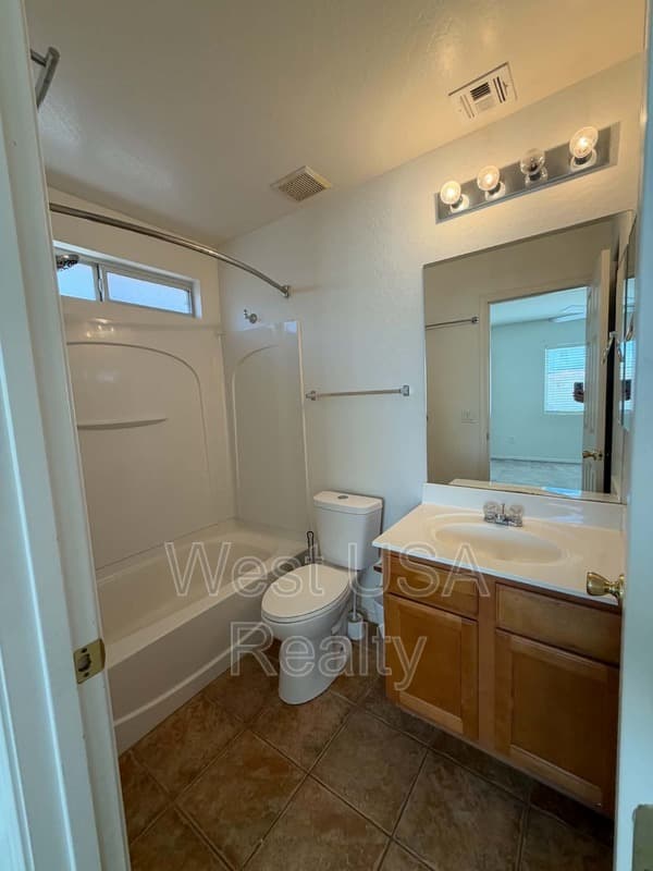 Coolidge House: 329 S 16th St