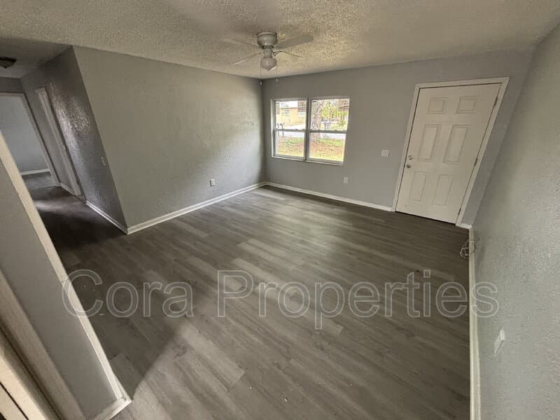 Lake Wales House: 2436 Lilly Street
