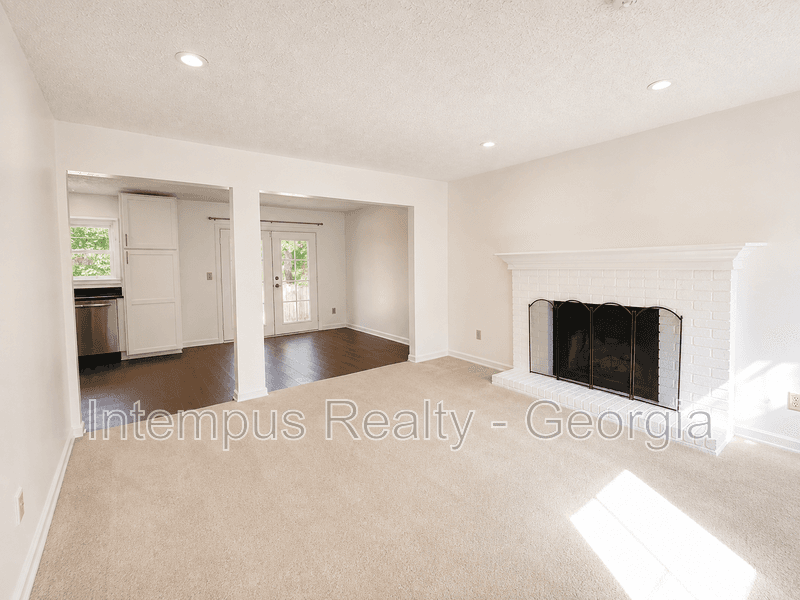 Alpharetta House: 10440 Virginia Pine Ln