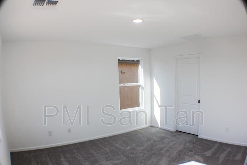 Casa Grande House: 1389 East Jaycie Lane