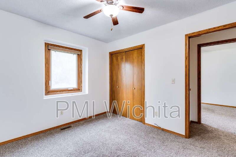 Wichita House: 6514 W Briarwood Ave
