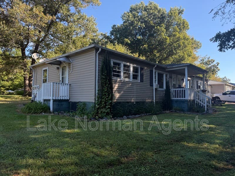 Lenoir Condo: 3364 Clay Court
