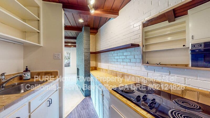 Sausalito Condo: 25 Woodward Avenue