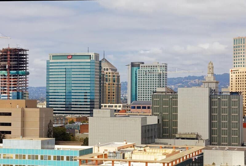 Oakland Condo: 222 Broadway St