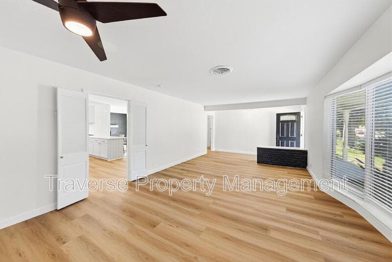 Fort Worth House: 5605 Wimbleton Way