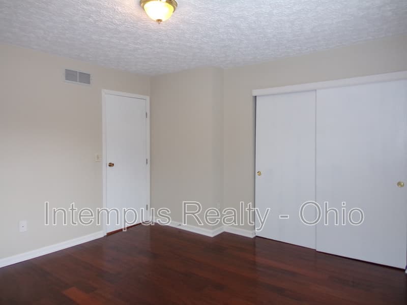 Columbus House: 7839 Meadowhaven Blvd
