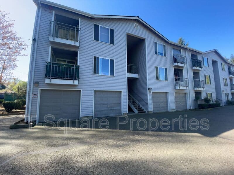 Seattle House: 7041 S 116th PL