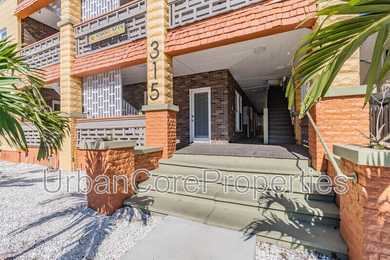 St. Petersburg Condo: 315 7th Ave N