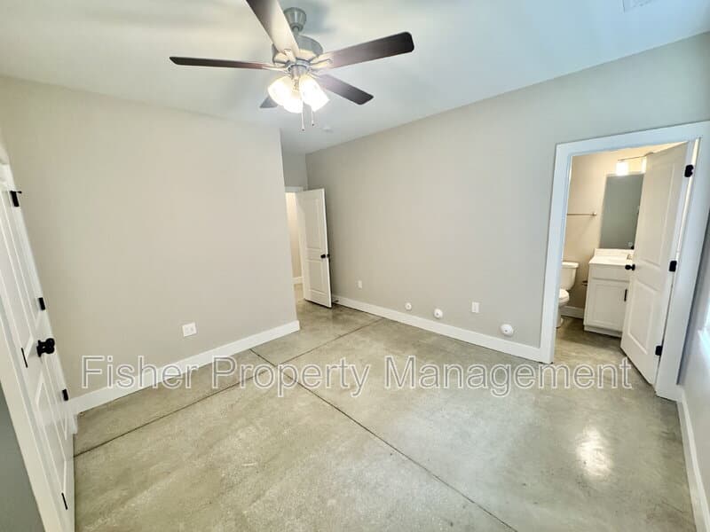 Richmond Condo: 1412 Rogers St