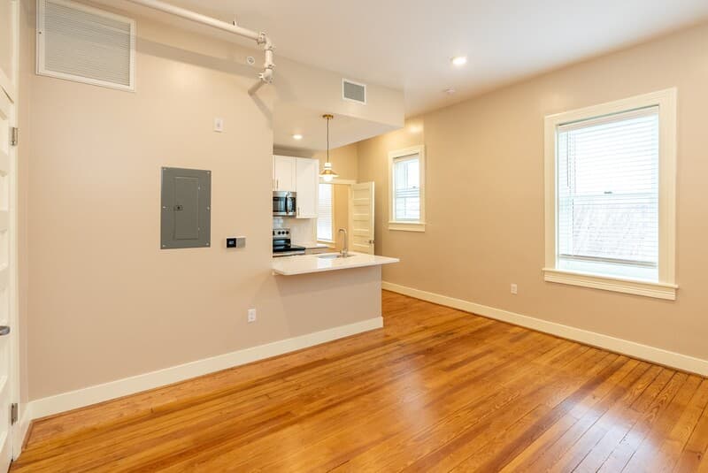 Harrisonburg Condo: 157-305 N. Main Street