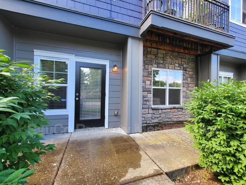 Hillsboro Condo: 10651 Northeast Red Wing Way #102