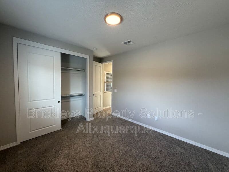 Rio Rancho House: 3969 Kodiak Rd NE