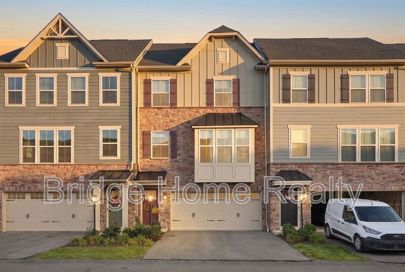 Jeannette House: 6003 Lampl Lane