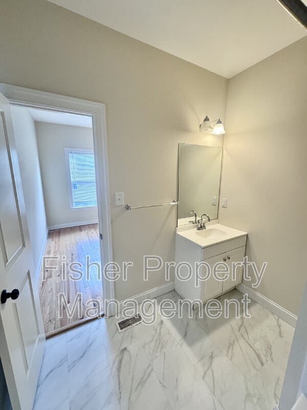 Richmond House: 2212 Carrington St