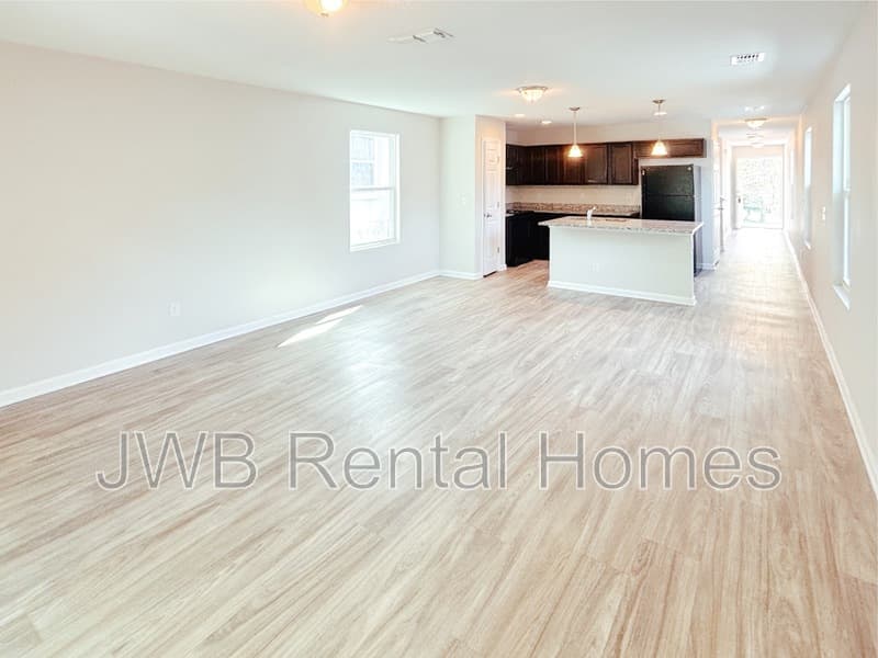 Jacksonville House: 8585 Jasper Ave