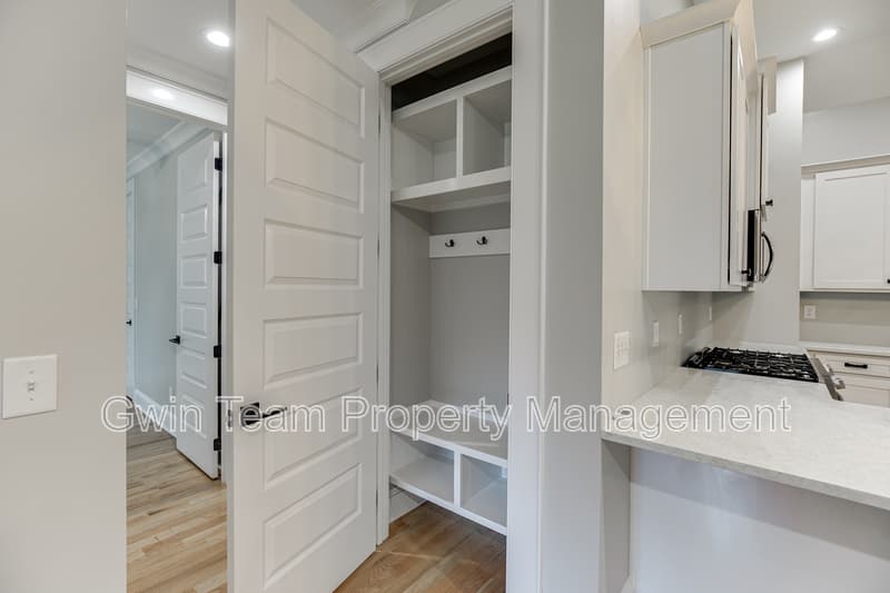 Lawrenceville House: 75 Cherry St