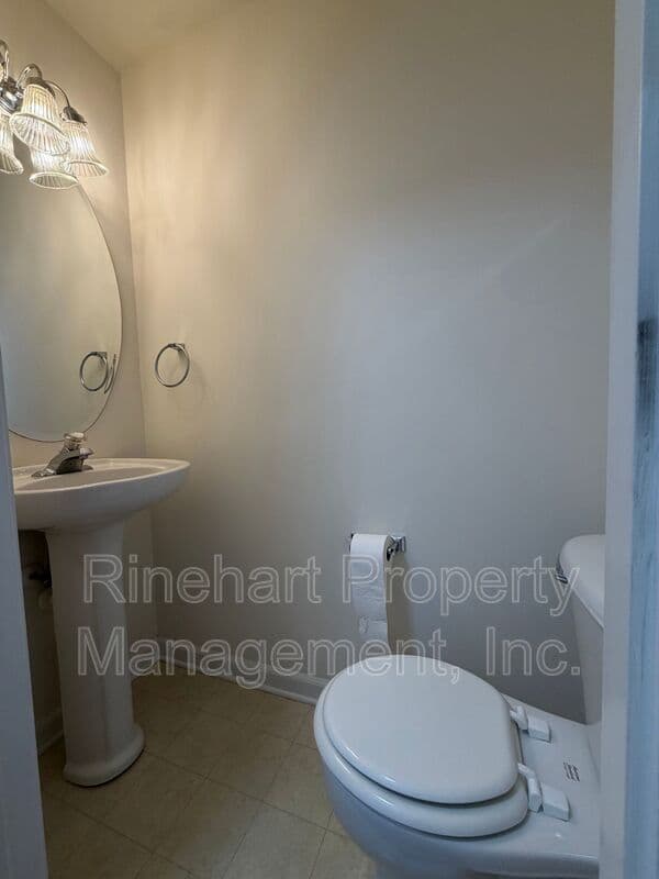 Rock Hill House: 737 Atherton Way