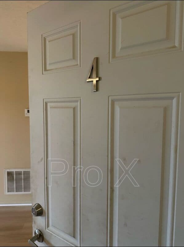 Washburn House: 111 Elm St #1-4