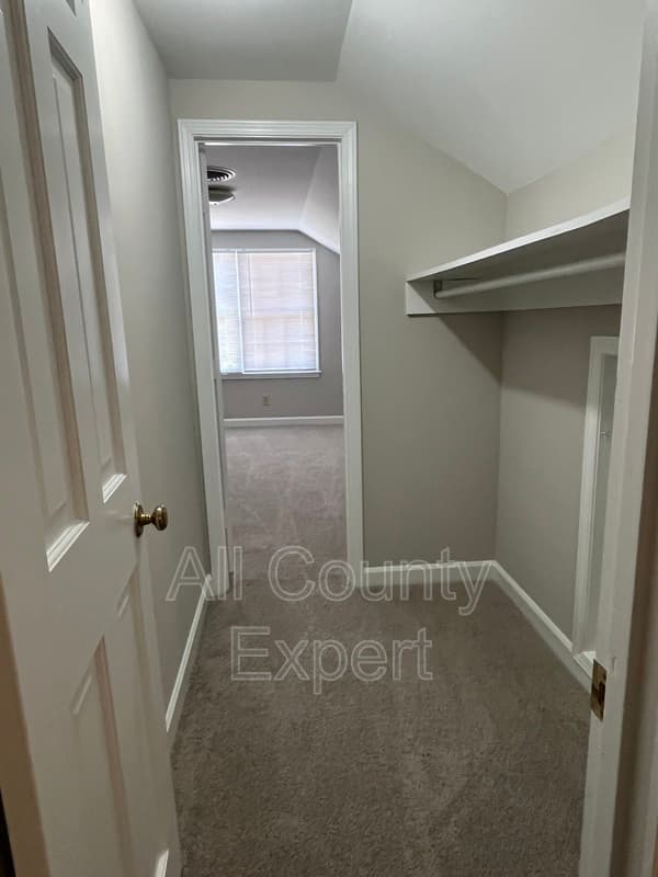 Dunwoody House: 2300 Fenhurst Pl