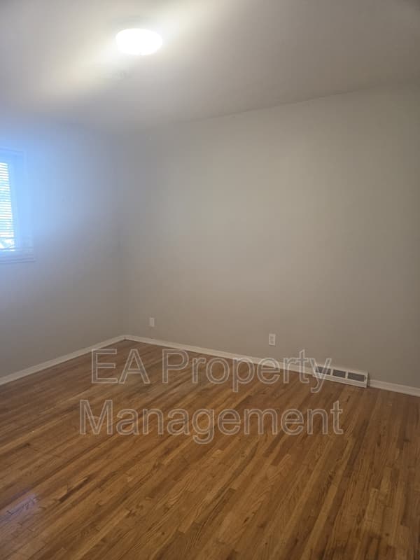 Albuquerque House: 5808 Pojoaque Rd NE