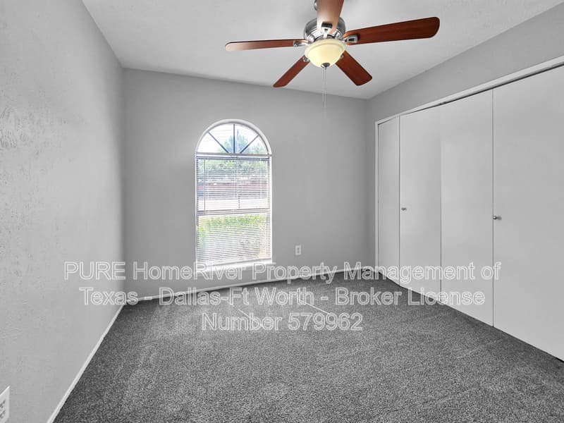 North Richland Hills House: 6905 Mid Cities Blvd
