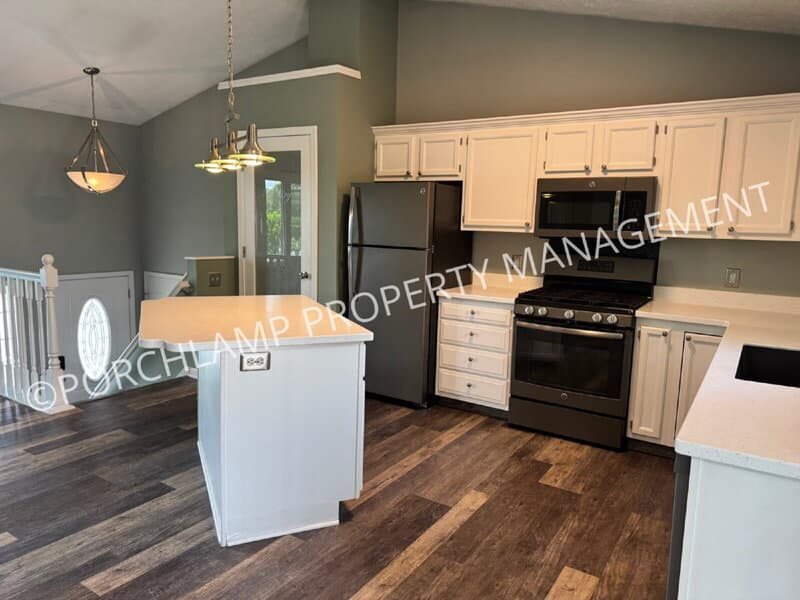 Grand Rapids House: 6235 Cascade Road Southeast