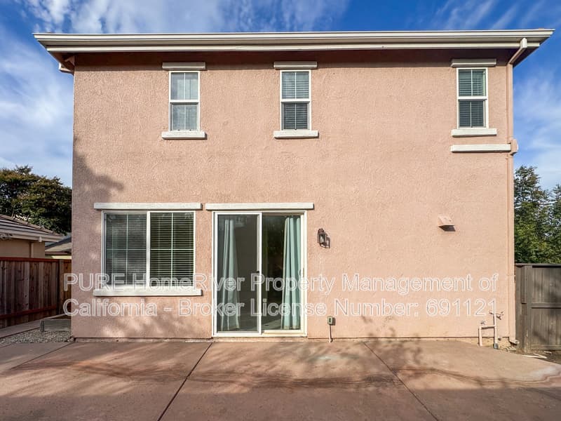 Sacramento House: 4900 Trouville Ln