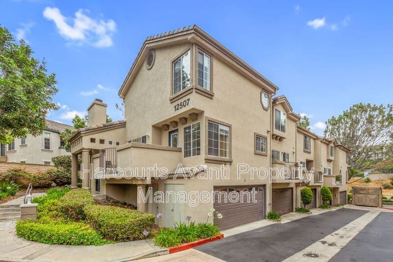 San Diego Condo: 12507 El Camino Real