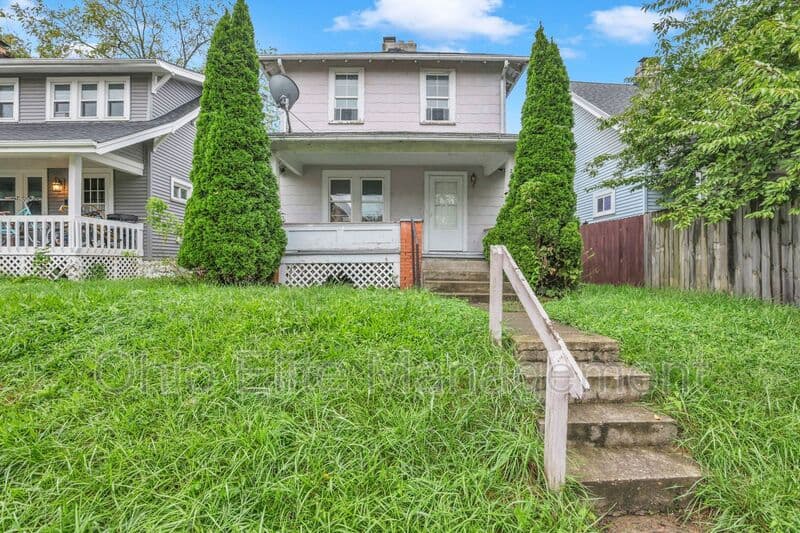 Columbus House: 243 N Wayne Ave