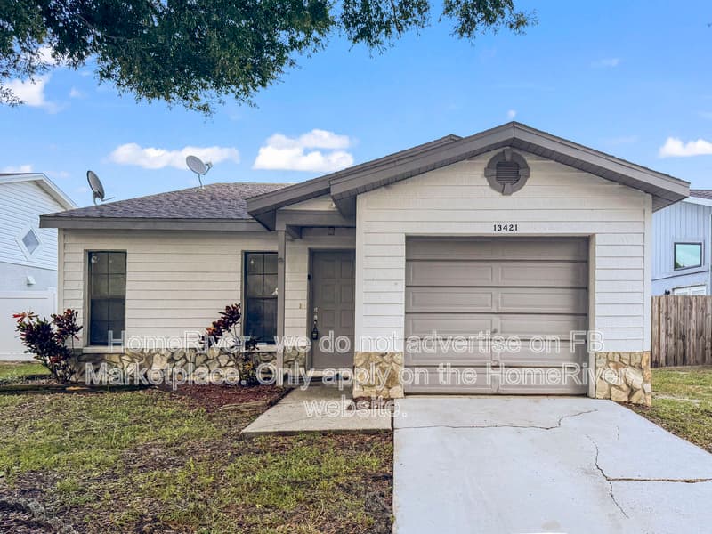 Riverview House: 13421 Laraway Dr