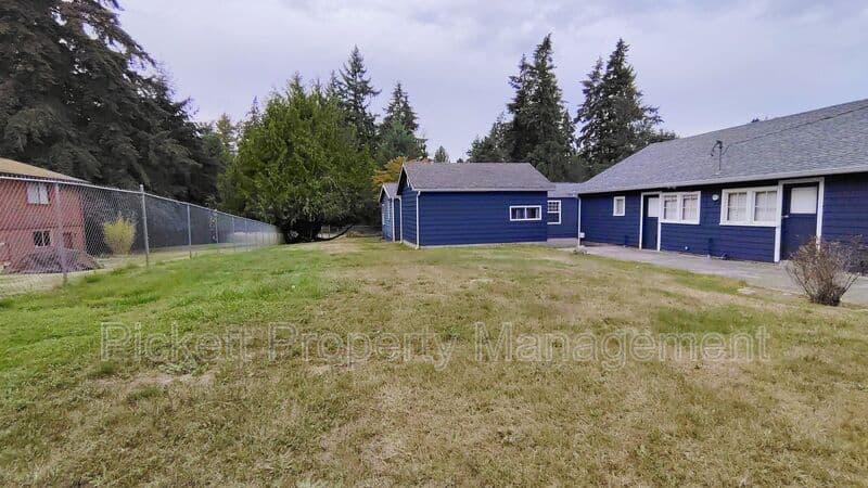 Port Orchard House: 11438 SE Regatta View Ln