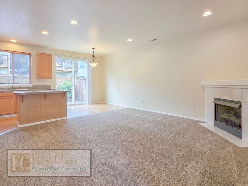 BEAVERTON Townhome: 773 SW 198TH PL