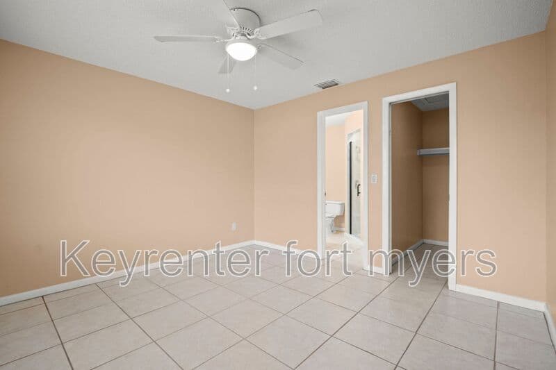Cape Coral House: 4406 Santa Barbara Blvd