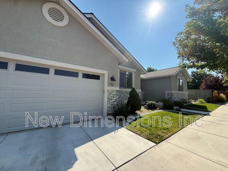 Gardnerville House: 1317 Cedar Creek Circle
