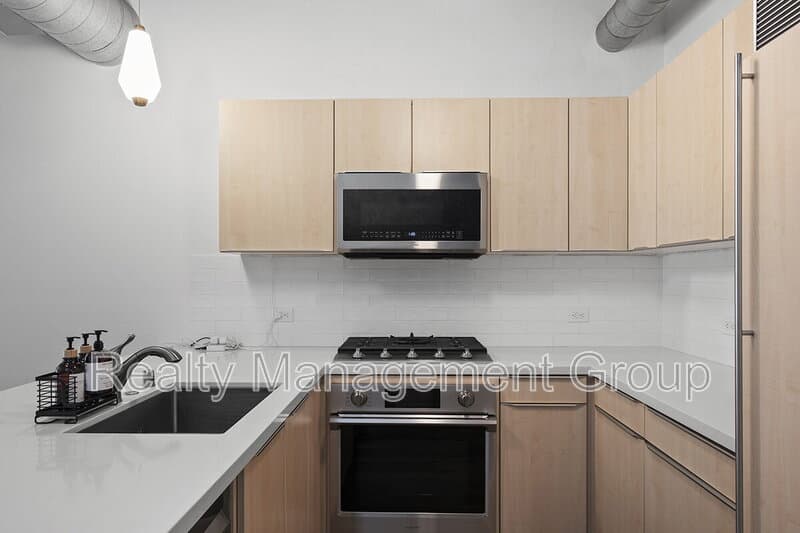 San Diego Condo: 877 Island Ave