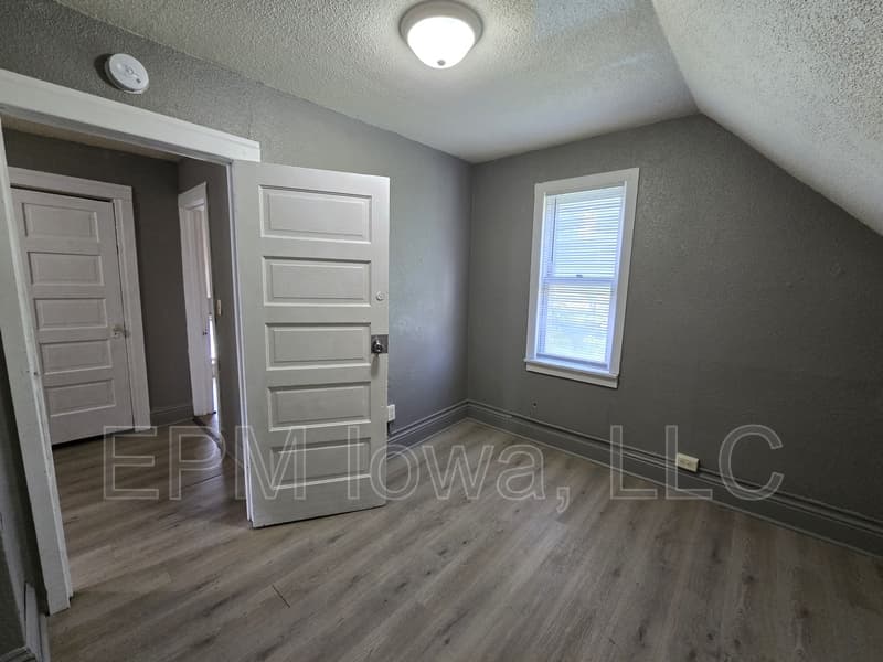 Waterloo House: 211 Manson Street
